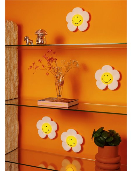 MRMARIA_SMILEY_DAISY_DAY_LIGHT_LIGHTANDSHADE_4