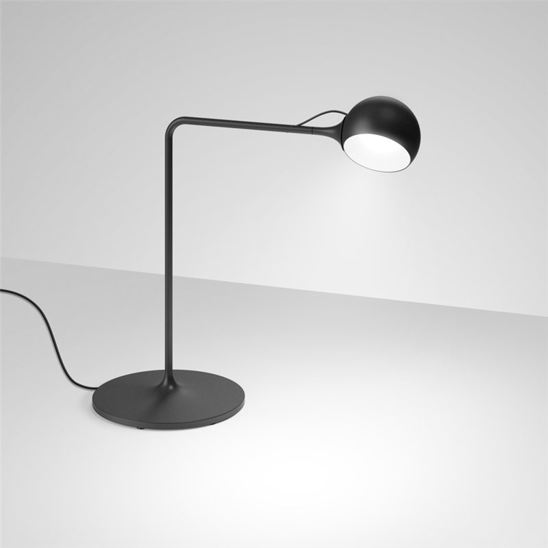 Artemide Ixa Tischlampe