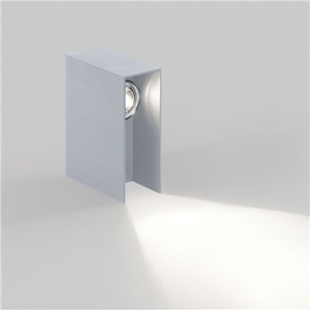Delta Light Striper garden lamp