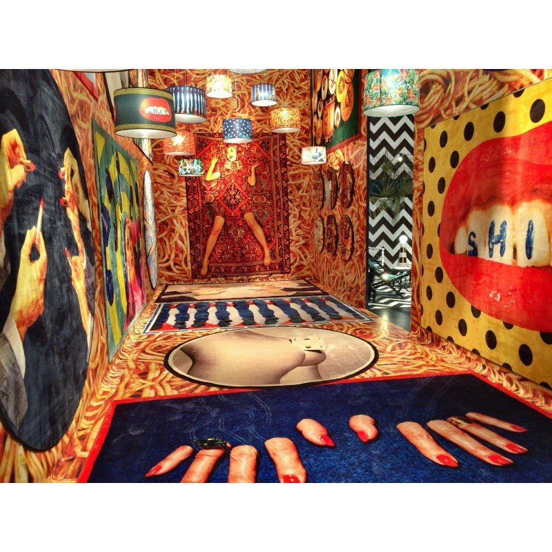 SELETTI Toiletpaper Rug  - Lady on carpet